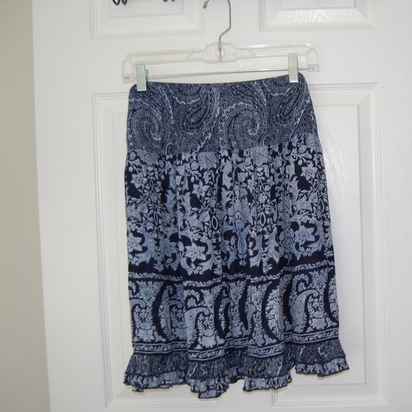 CB Blue Patterned Flouncy Skirt Size Large - Picture 3 of 9